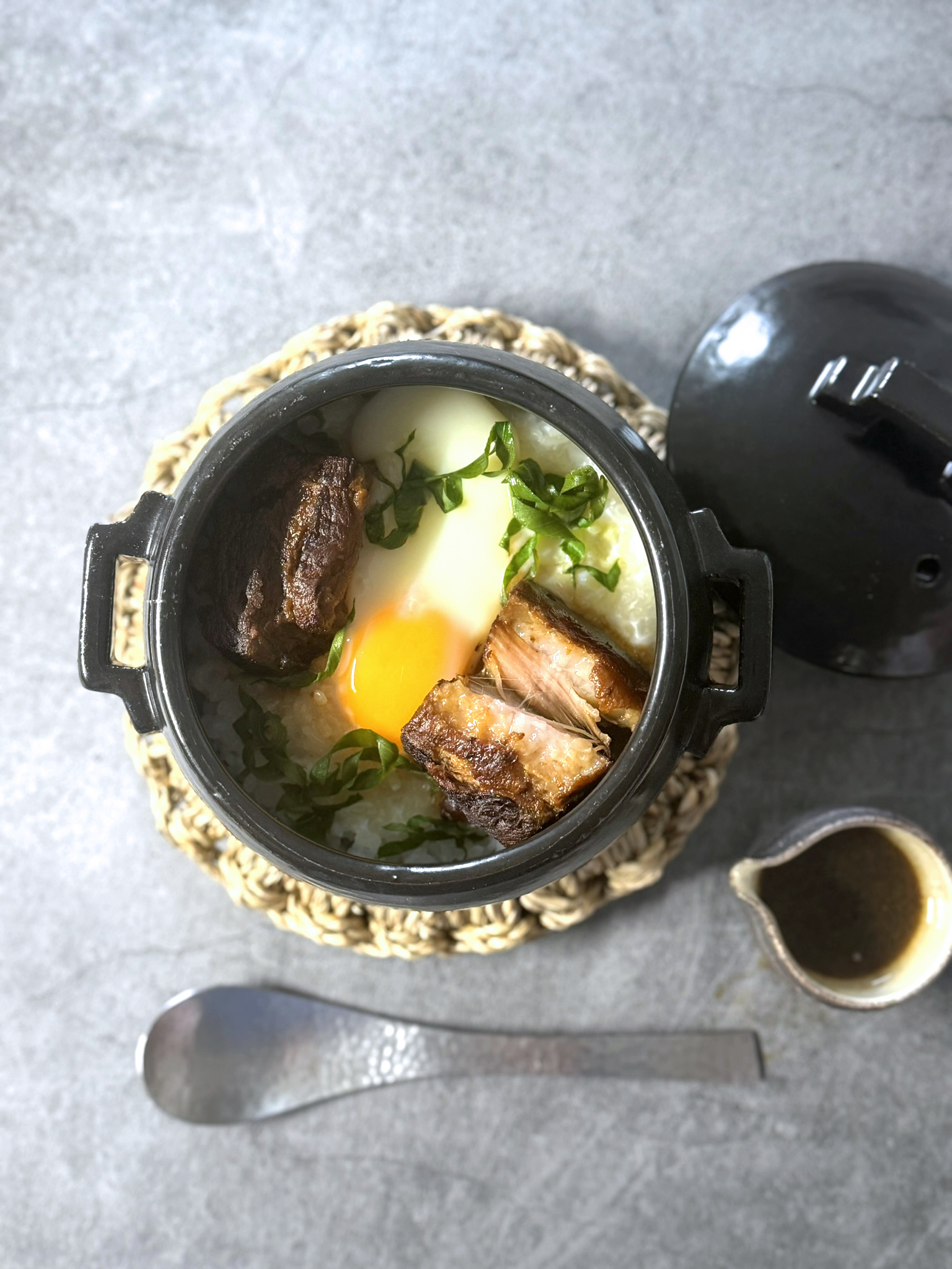 【おうちレシピ】ゆめの大地で作る、港の冬の風物詩、煲仔飯（ボウジャイファン）