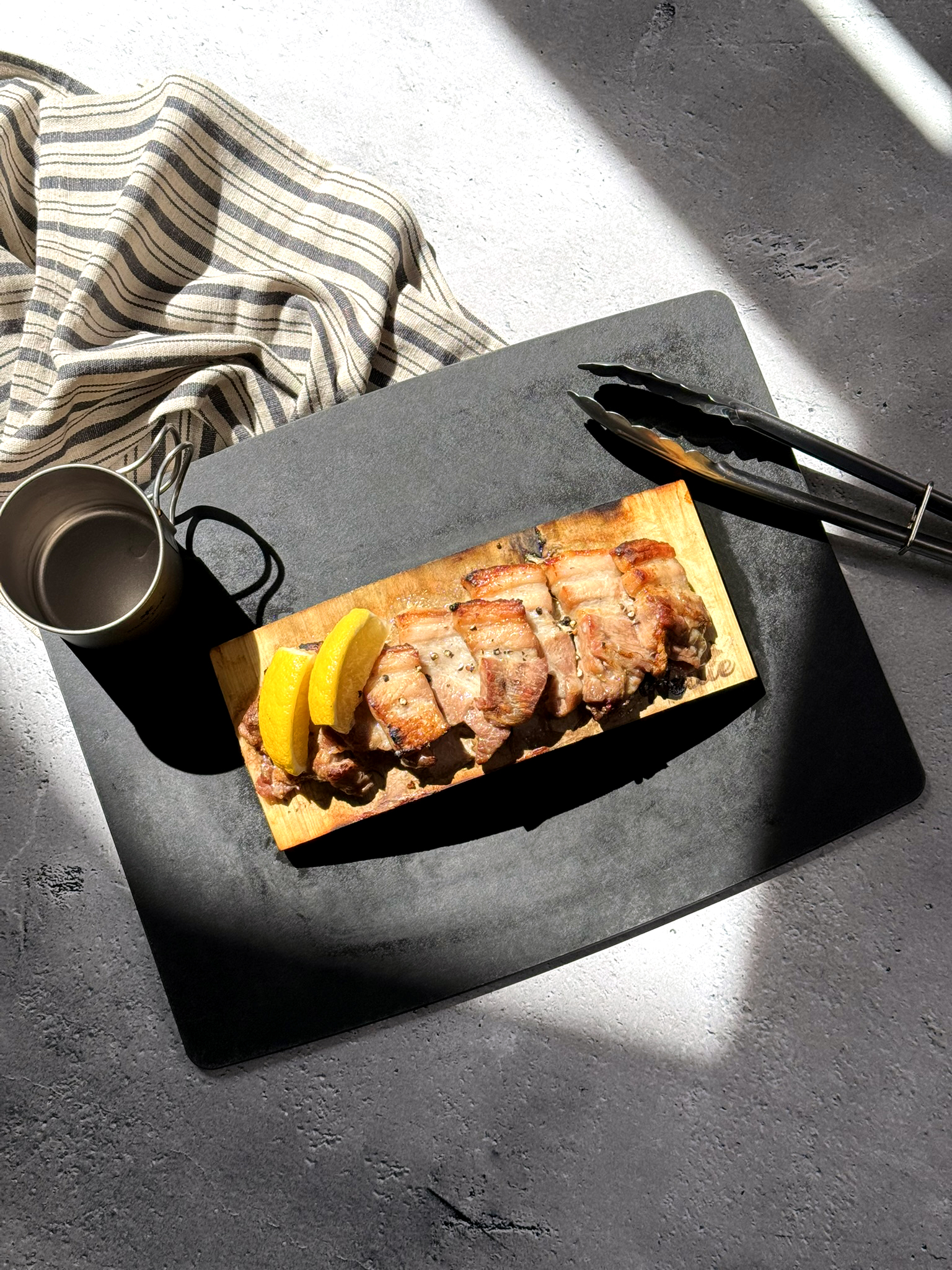 【おうちレシピ】おうちで本格的な簡単スモーク料理 ゆめの大地 豚バラ肉のグリル